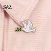Sophisticated Lapel Pin Brooch Pin, Pigeon Olive Branch Design Metal Backpack Decorative Badge for School Bag Clothes Accessories Peace