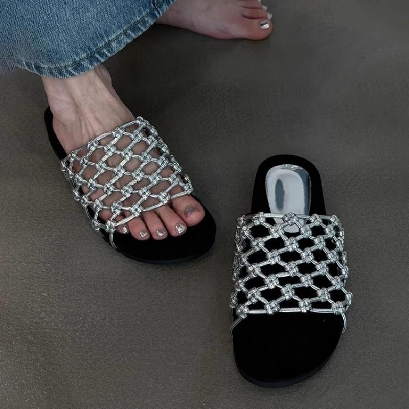 

Fashion Hollow Open Toe Women Flat Slippers 2025 Summer New Fashion Comfortable Weave Slip On Sandals Beach Versatile Women Slippers 35