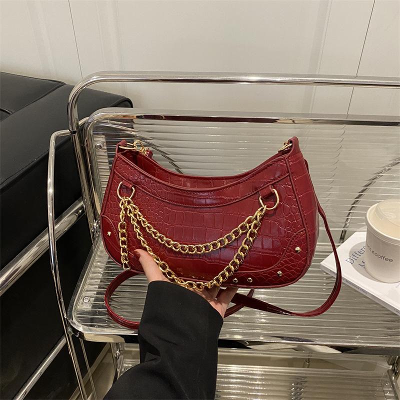 This year, the popular women's chain shoulder women's bag 2025 new Korean version of the versatile foreign style fashion shoulder underarm women's bag
