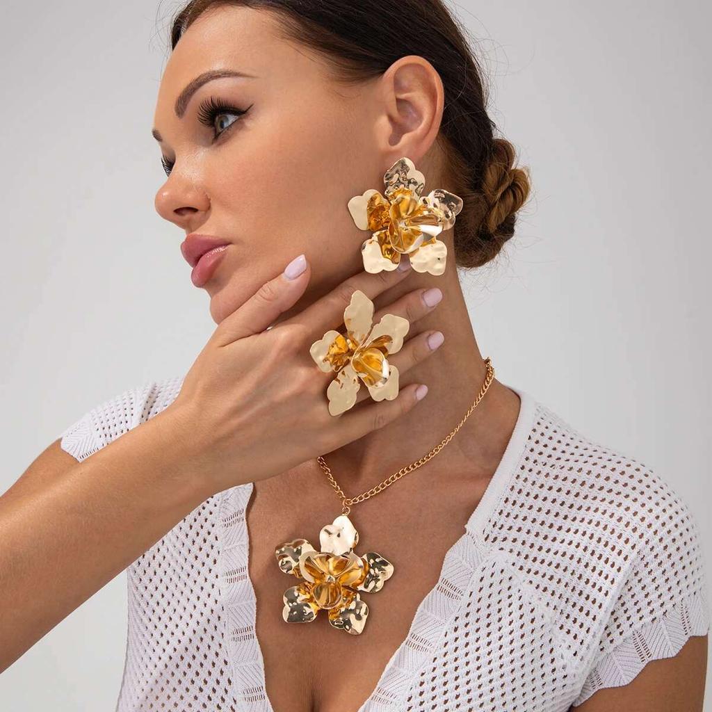 IngeSight.Z Vintage Flower Pendant Choker Necklace Stud Earring Set Women Fashion Exaggerated Earring Party Wedding Jewelry Gift