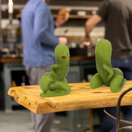 

Сексуальное украшение в виде соленья, ручная работа, статуэтка пикантного соленья из смолы, настольная дерзкая фигурка в виде соленья, розыгрыш, подарок для любителей солений 2pcs зелёный