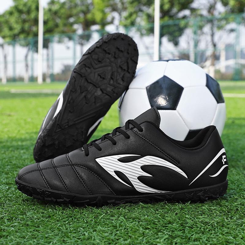 New non-slip broken nail football shoes adult men and women children long nail football training shoes short nail sneakers