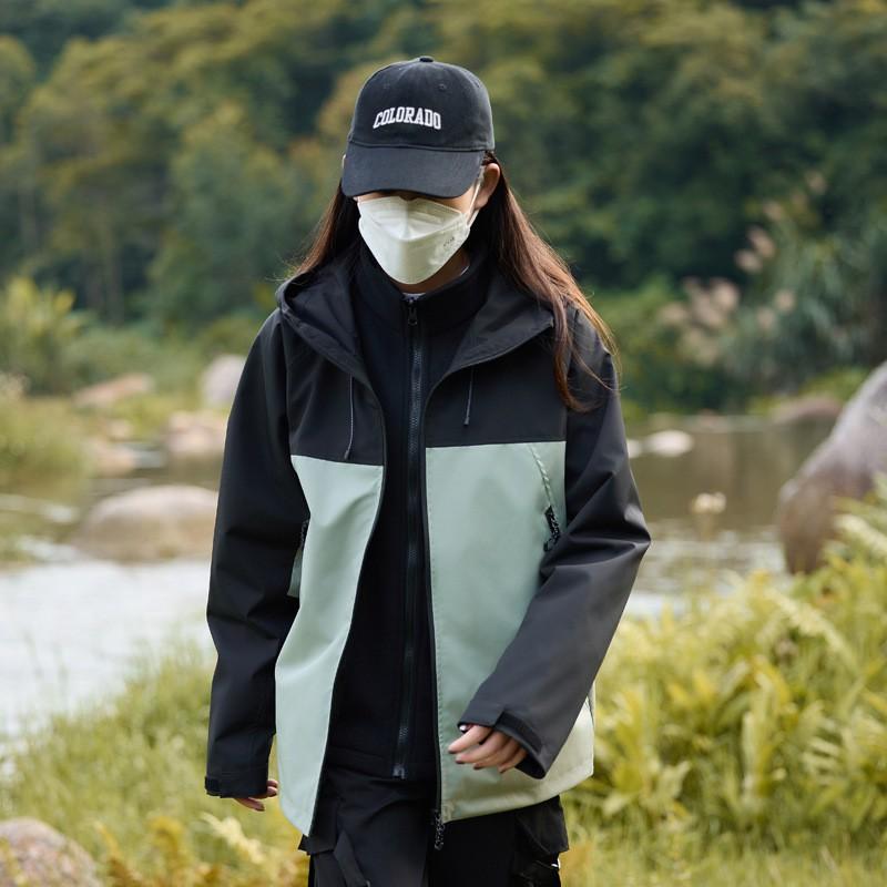 Men Women Waterproof Windproof Hiking Jacket With Fleece Inner Layer Winter Outdoor Activities