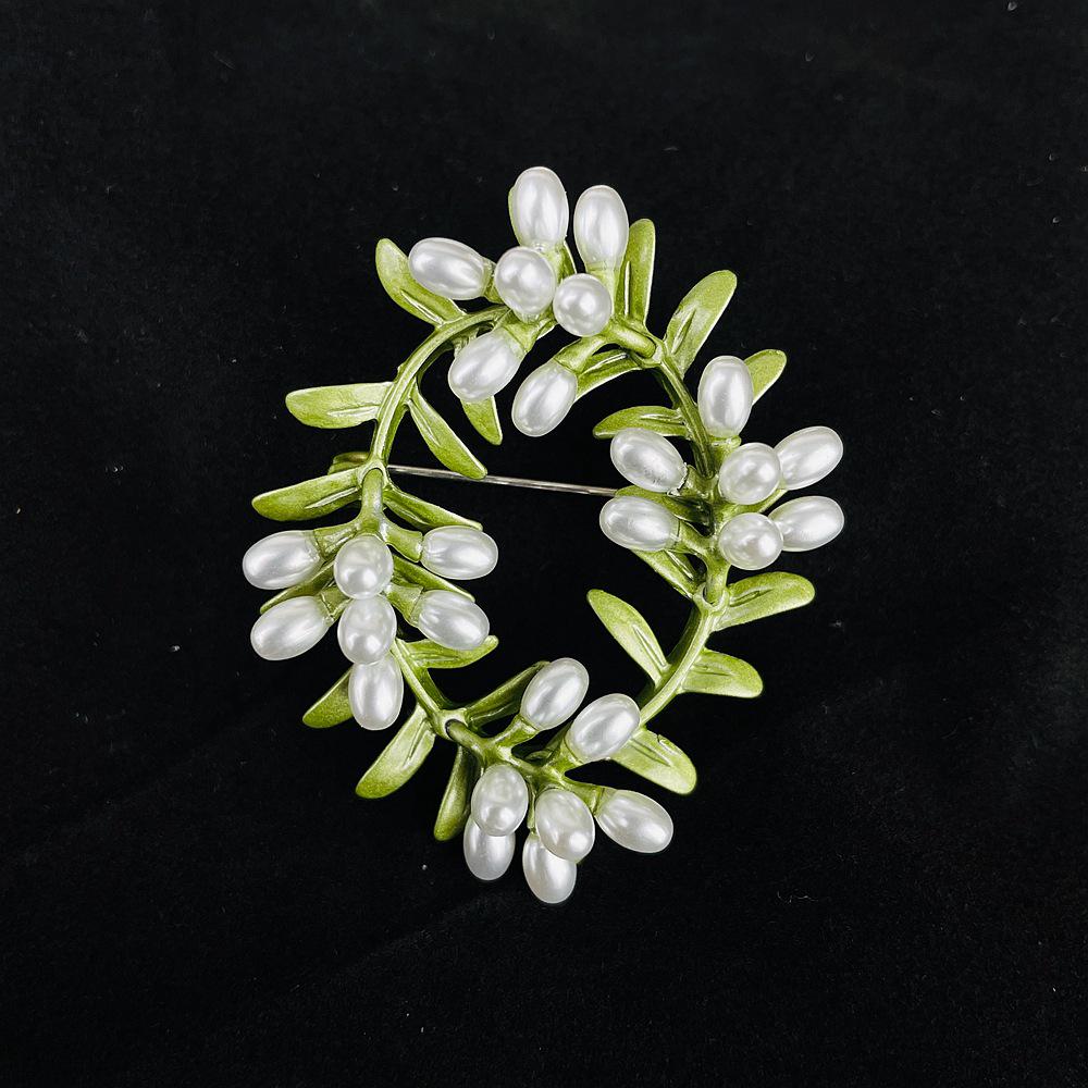 Vintage Green Enamel Pearl Brooch - Women's Retro Myrtle Pin Corsage Accessory