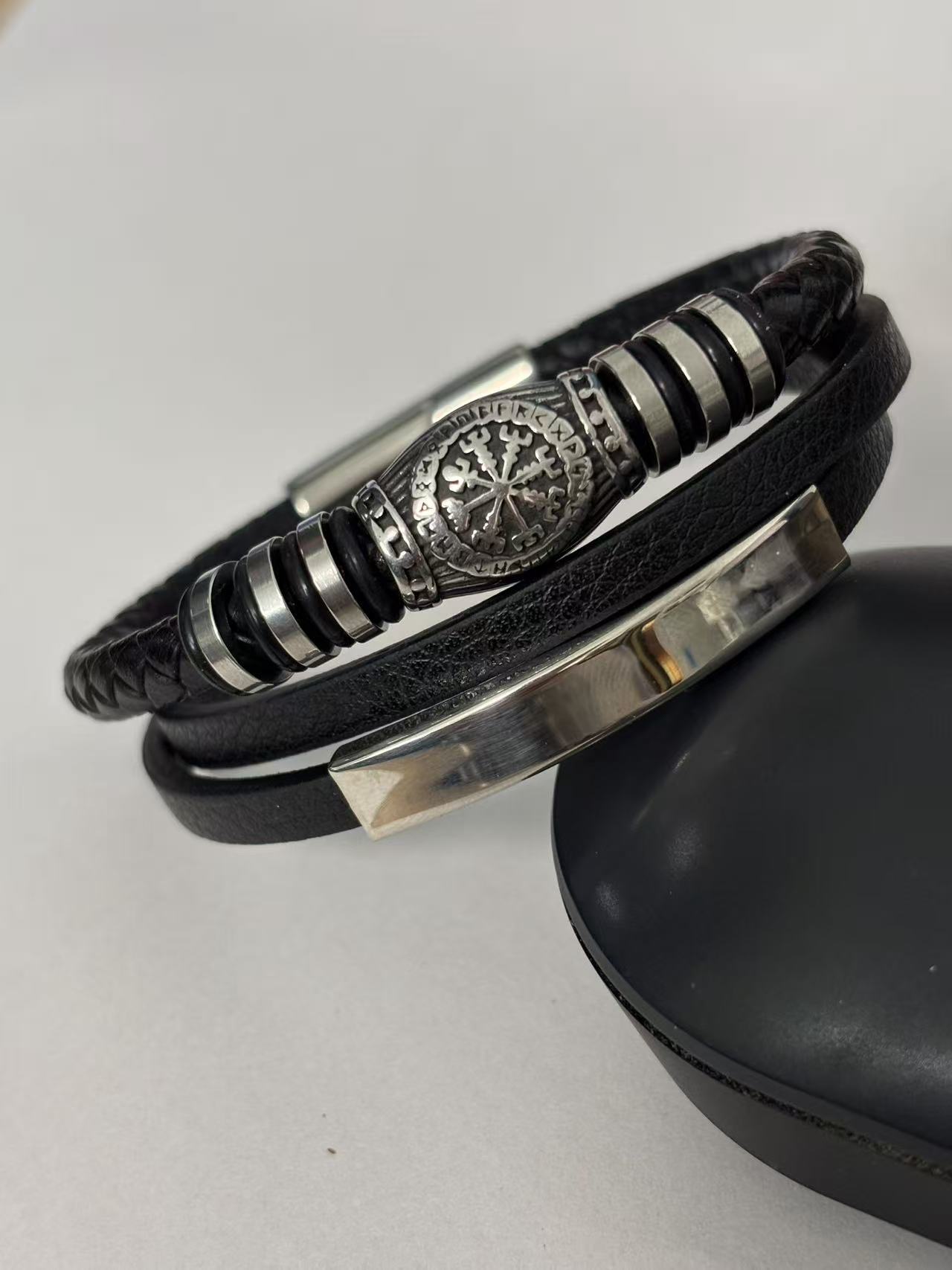 2026 European and American New Fashion Men s Leather Bracelet Retro Viking Multi-layer Woven Magnet Buckle Bracelet 16.5CM