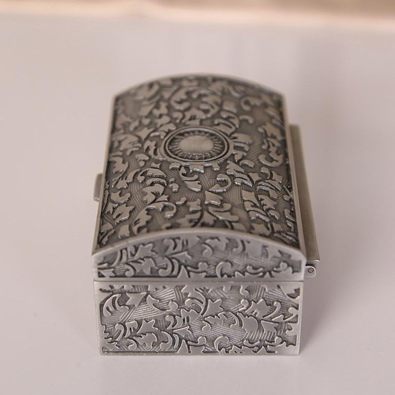 Antique Jewelry Storage Box Home Decoration Zinc Alloy Hardware Travel Friendly European Flower Carved Case