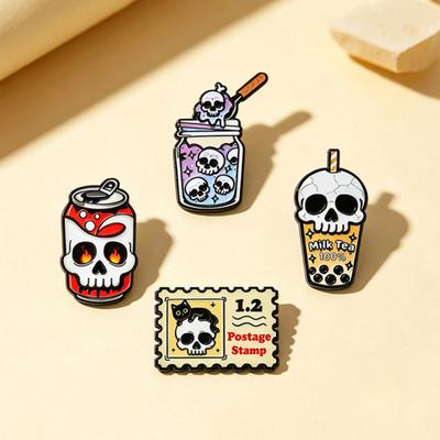 Halloween-Anstecker Dunkel-Gotischer Stil Totenkopfmuster Milchtee-Form Zinklegierung Textur Brosche Vielseitiges Kleidungsstück-Accessoire