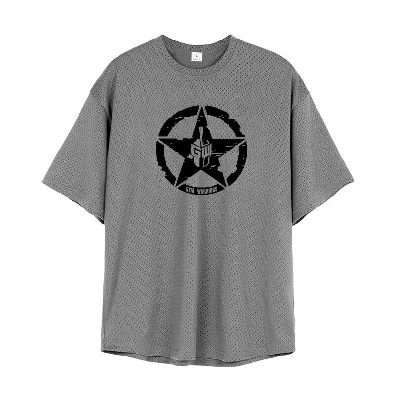 

Мужские спортивные футболки Muscleguys для бодибилдинга с короткими рукавами, летние сетчатые топы для фитнеса и фитнеса с принтом, тонкие молодежные футболки с графикой для отдыха XL серый