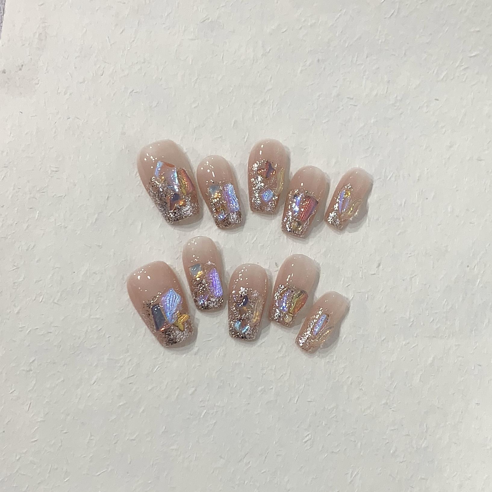 

Осенняя и зимняя атмосфера Aurora Diamond Daily Short Armor Golden Children XS