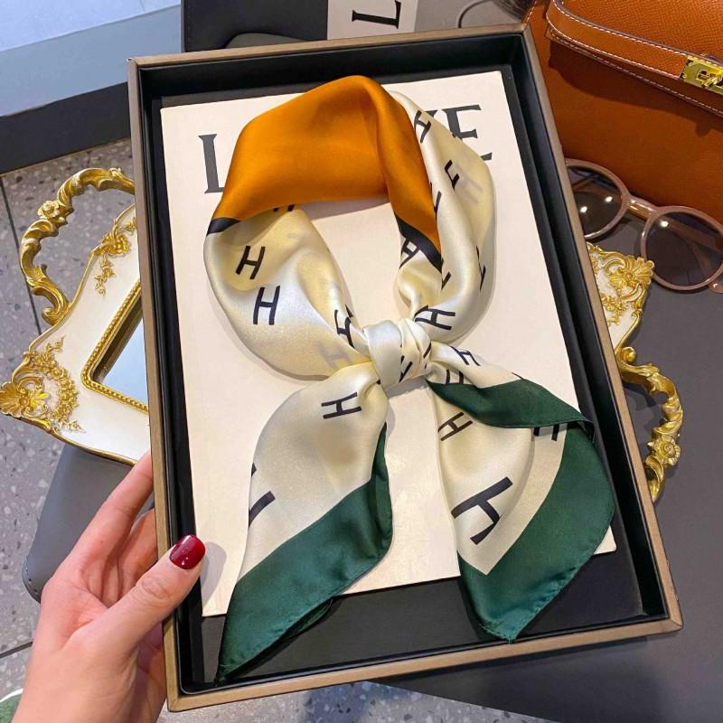 70cm Square Silk-Like Scarf Women Lightweight Fashion Accessory Office Chic Neck Wrap Stylish Print Design