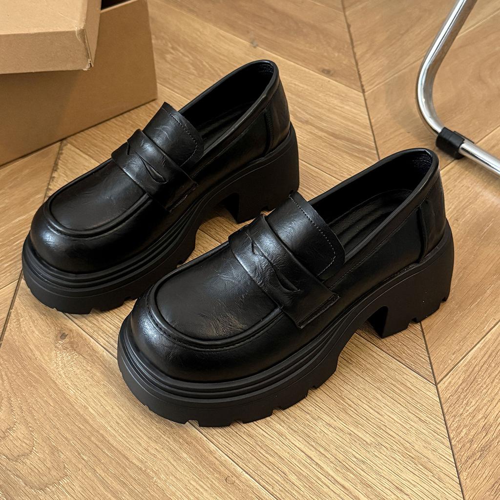 College-Stil mit runder Spitze, vielseitig, mit Rock, Plateauschuhe, 2025 Frühling und Herbst, neue kleine Lederschuhe mit einem Riemen für Damen