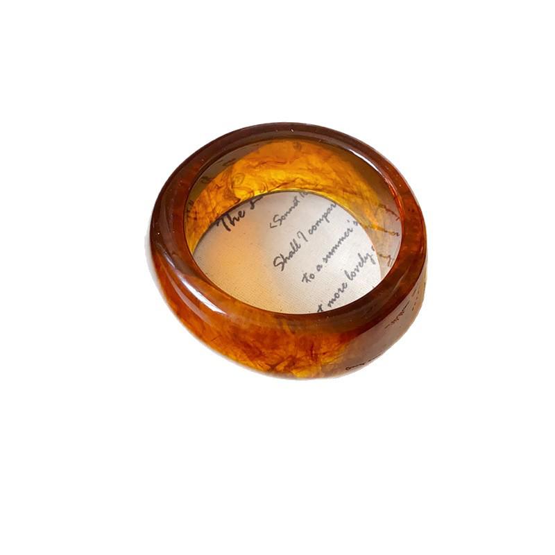 French Geometric Resin Bracelet: Irregular, Retro, Versatile, High-End Fashion Jewelry.