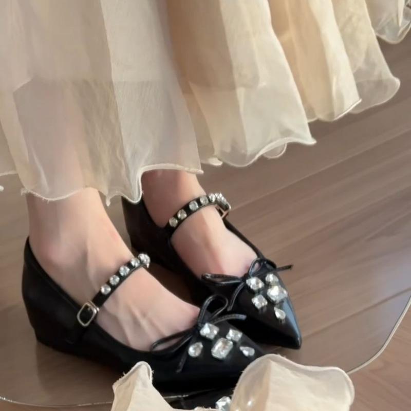 Women's Fashion Soft Sole Single Shoes Summer New Pointed Head Shallow Mouth Crystal Buckle Anti-slip Wear-resistant Flat Shoes
