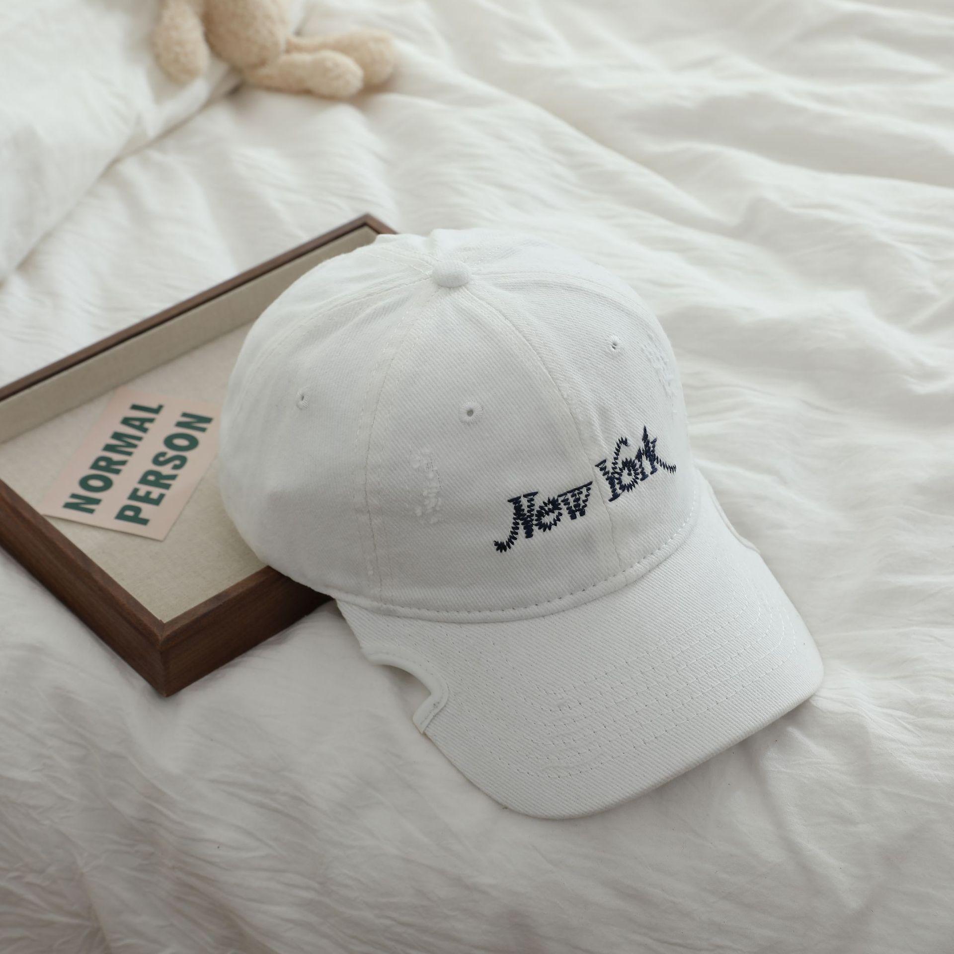 

Тренд хип-хопа на открытом воздухе 2025 года, четырехсезонная хардтоп-кепка с вышитыми буквами, персонализированная уличная бейсболка с козырьком M（56-58cm） белый