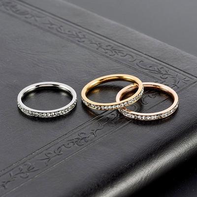 2mm Titanstahl Diamantbesetzter Ring für Damen Hochwertiger Nischen-Ins Einfacher Partnerring Handschmuck