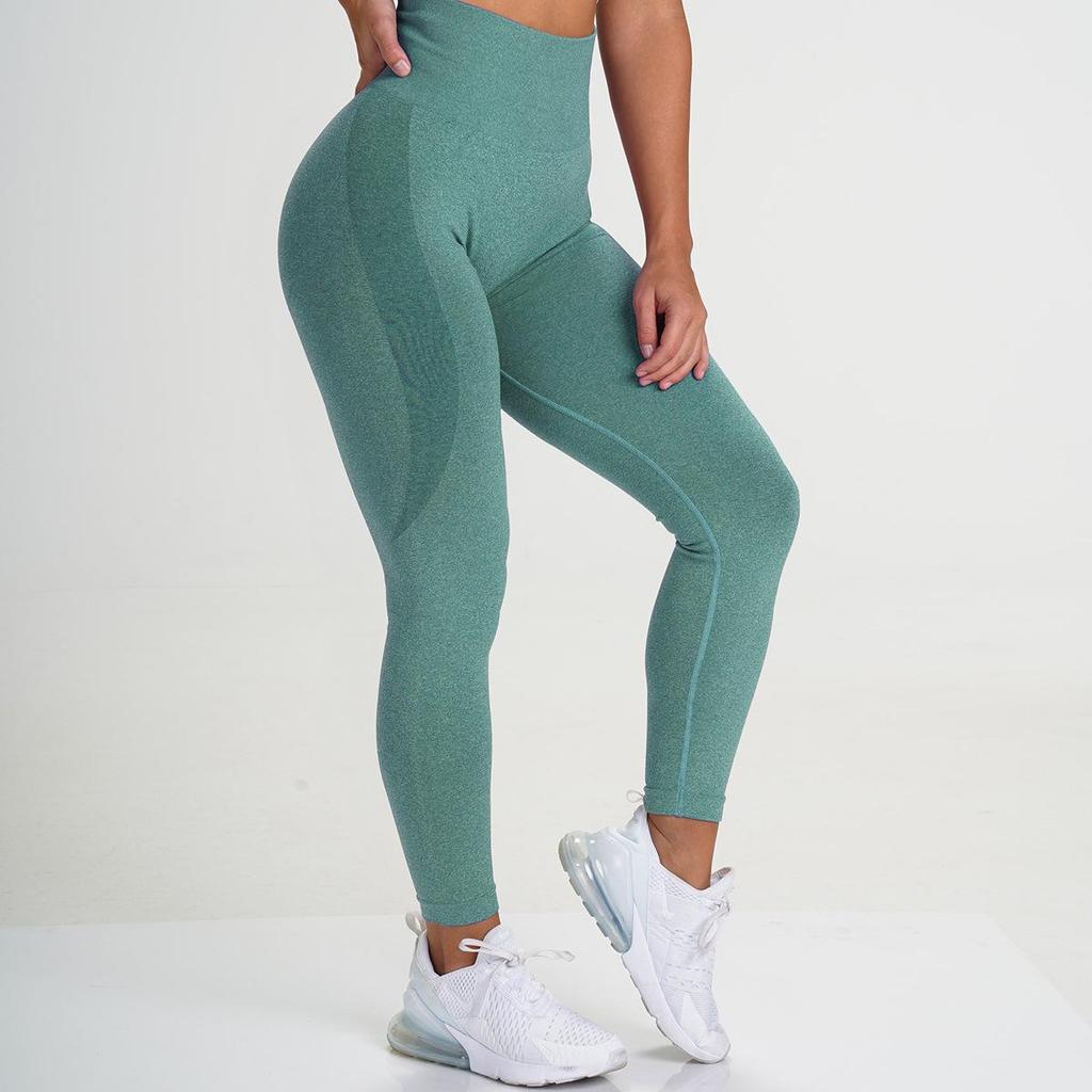 Seamless Butt-Lifting Moisture-Wicking Yoga Leggings for Women