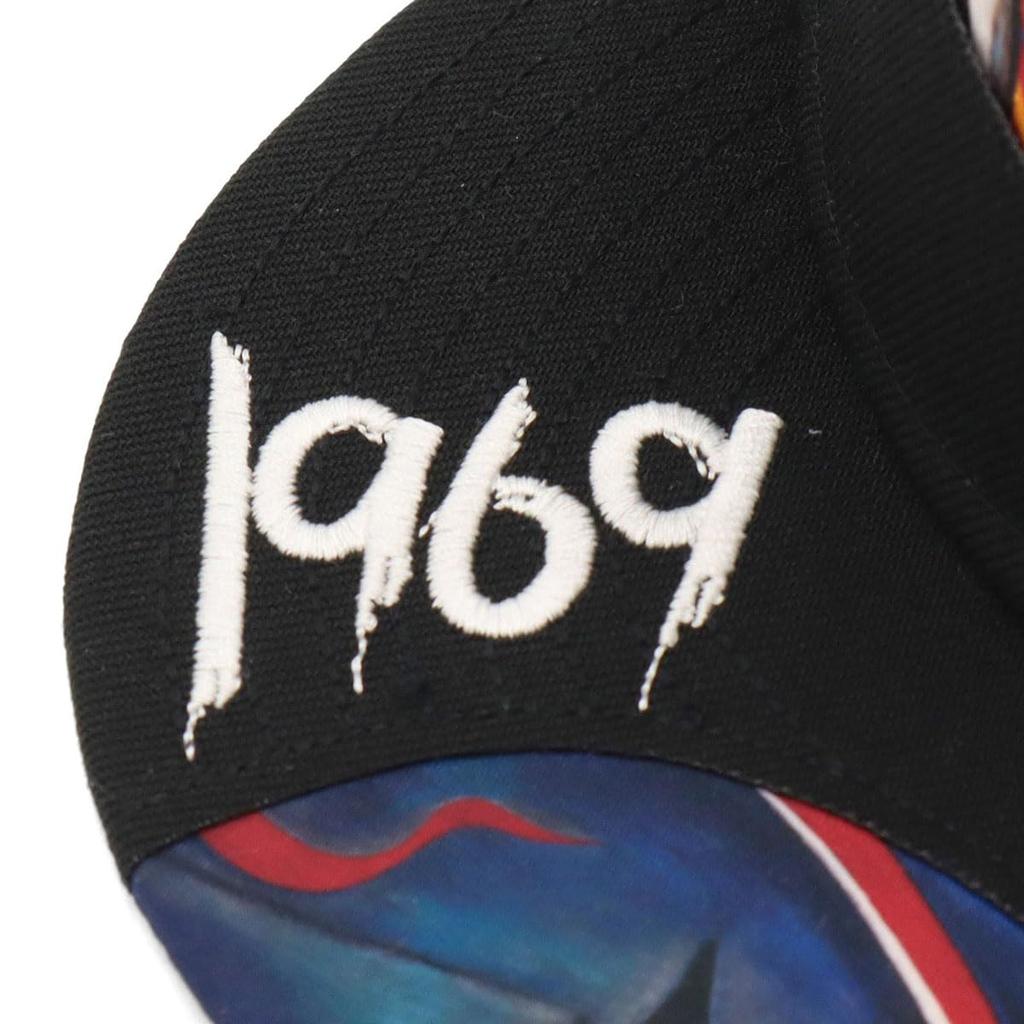 New Era Kappe 59FIFTY Taro Okamoto Kollaboration Schwarz/Scharlachrot 7 1/2 5950 TAROKA ASUNOSHINWA BLK SCA