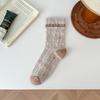Retro Ethnischer Stil Damen Socken Herbst und Winter Literarisch und Künstlerisch Mittellange Baumwollsocken Dreidimensionale Reliefstrümpfe Hof