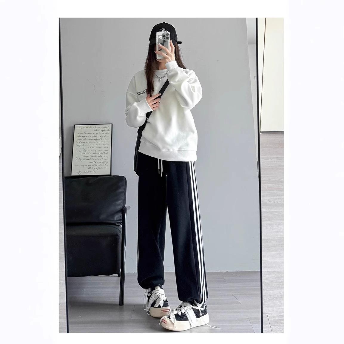 

145cm White Plaid Loose Fit Joggers for Women XS (60-79 lbs)