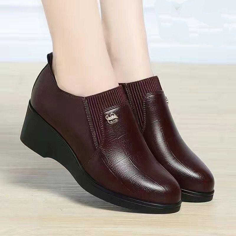 

Elastic deep-mouth bevel mother shoes autumn new models not tired feet soft soles with skirts small leather shoes women s single shoes 40