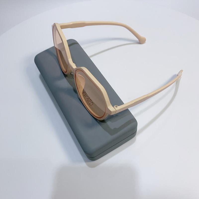 Trada Unisex Vintage Sonnenbrille Retro Oversized Frame Hut Eyewear Anti-Peeping Big Frame Für Herren Frauen Spiegel Reflektierend Brille Big Frame Sonnenbrille Outdoor Brille Weihnachten Trada Unisex Vintage Sonnenbrille Retro Oversized Frame Hut Eyewear Anti-Peeping Big Frame Für Herren Frauen Spiegel Reflektierend Brille Big Frame Sonnenbrille Outdoor Brille Weihnachten