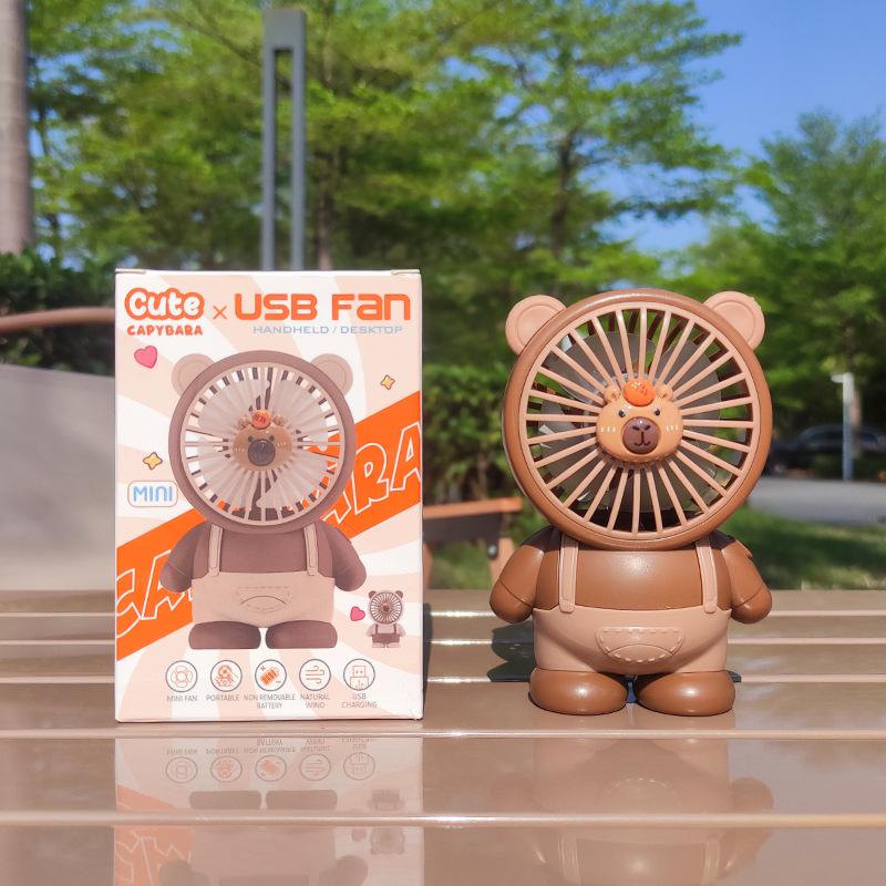 

USB Rechargeable Capybara Fan: Custom Engraved Gift for Kids & Events. 11.3*7.5*4.5cm