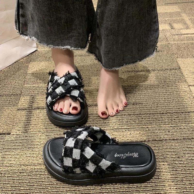 Thick Soled Color Matching Slippers for Women Fashionable and Elegant Casual Platform Sole Sandals Flat Heel Open Toe Slippers