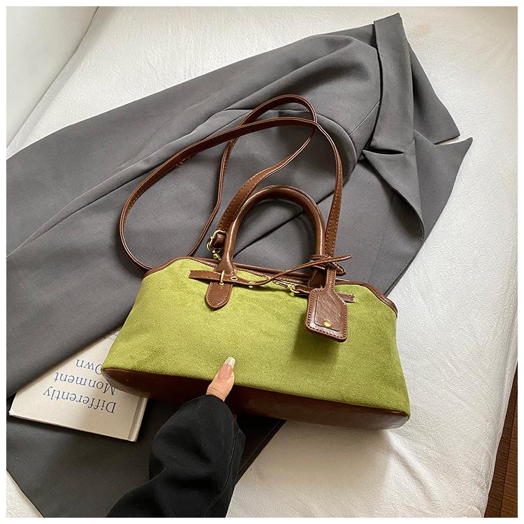 2025 New Fashion Commuter Big Bag Textured Portable Bowling Bag Retro Large Capacity One Shoulder Underarm Bag Women