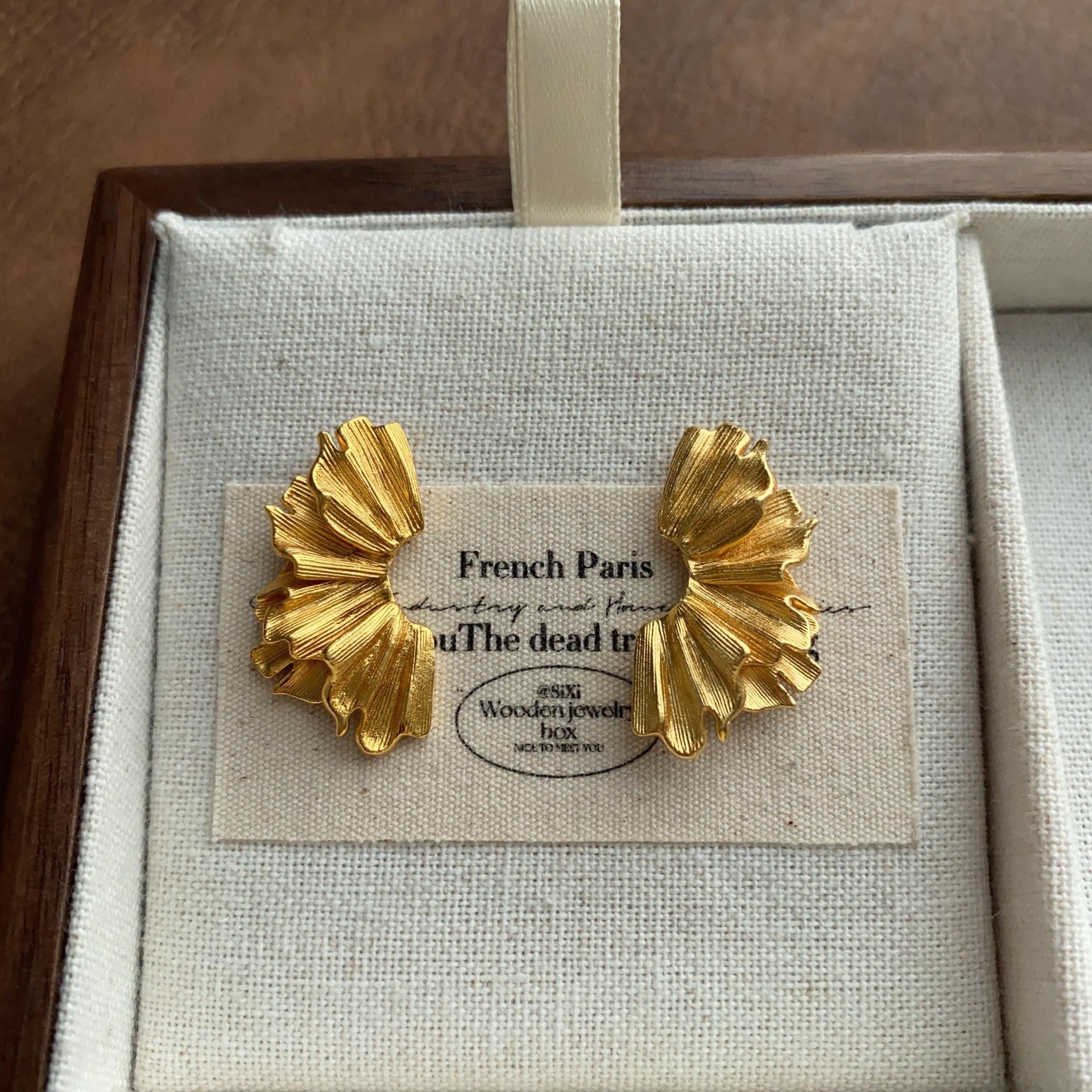 Romantic three-dimensional petal fan stud earrings retro personalized earrings