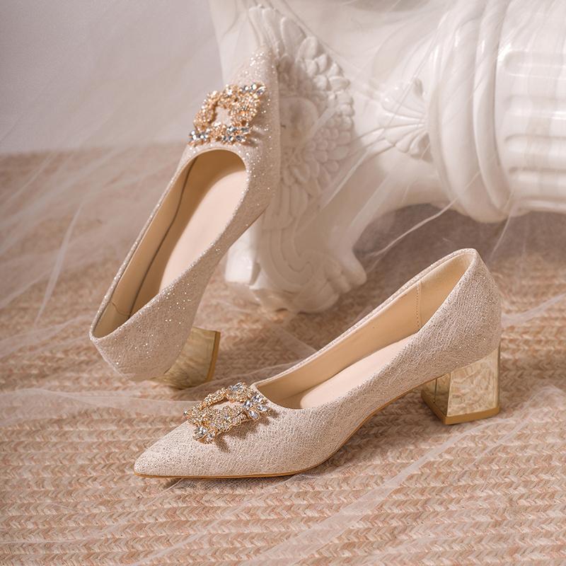 

2025 Новая Мода Женские Элегантные Черные Туфли-Лодочки на Среднем Блочном Каблуке с Кристаллами Стразами и Заостренным Носком Платье Туфли 34 шампанского