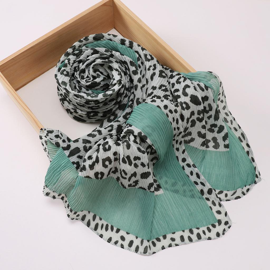 New Soft Pleated Cotton Scarf Leopard Print Hijab Islamic Solid Headscarf Crinkle Hijab Foulard Femme Musulman Wrap Bandana