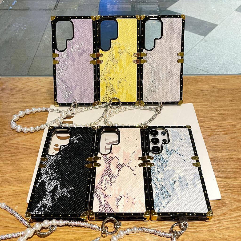 Light Luxury Brand Snake Pattern Chain Suitable for Samsung S25 Ultra Mobile Phone Case Anti Fall S24FE Protective Soft Shell A16