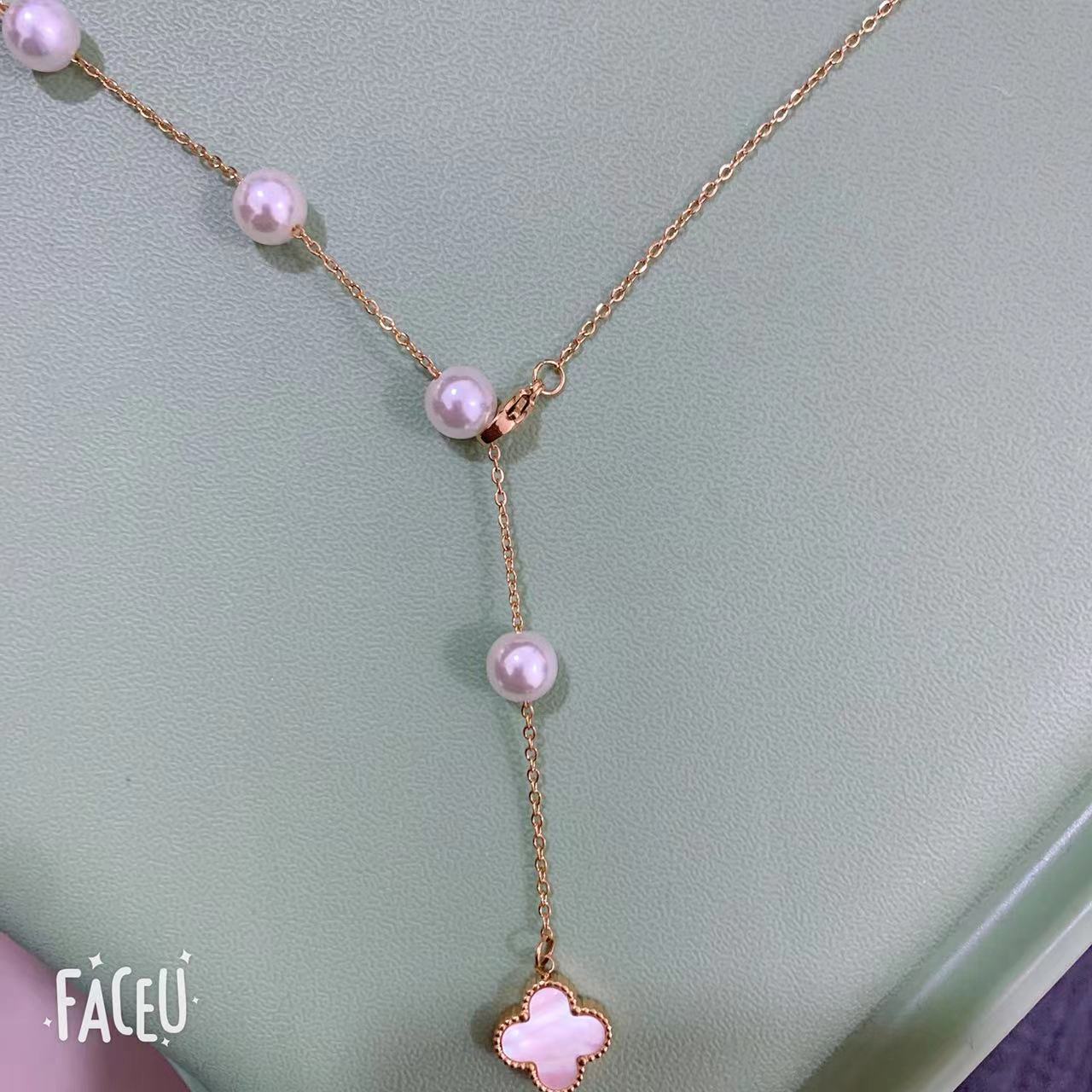 

Ожерелье с четырьмя лепестками клевера, женская цепочка с воротником, светильник, роскошный кулон с кисточкой, Премиум-размер, двусторонние персонализированные ювелирные изделия, универсальные