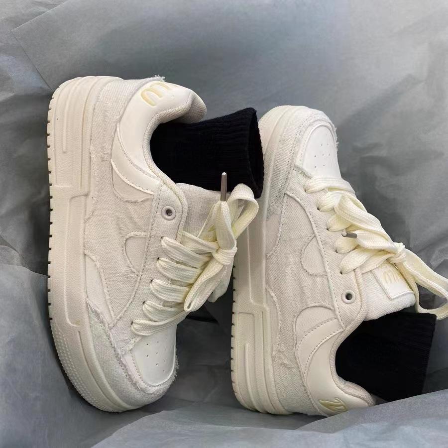 Women Shoes for Men Tennis Retro Cross Graffiti Skateboard Shoes Fashion Sneakers Couple Sports Casual Shoes New Punk Leather