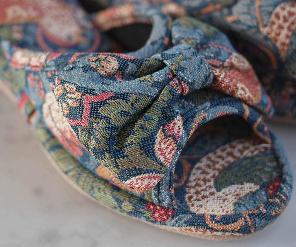 Jennifer Taylor Schöne Beine Prinzessinnenzimmergröße Schleife Perfekt für Schönheit Nagel Erdbeere William Schuhe, M, Hausschuhe, Salons, Salons, Dieb, Morris,