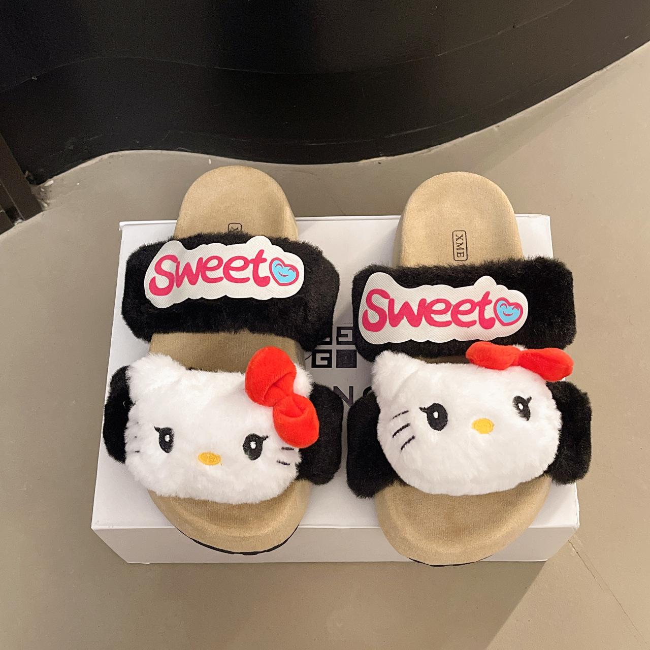 

Cute cartoon Hello Kitty Mao Mao shoes women s 2025 winter new fashion outer wear warm cotton shoes cotton 35