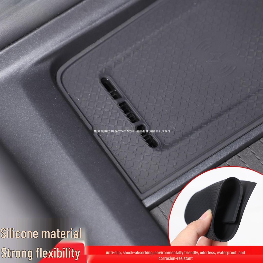 Changan Shenlan G318 Wireless Charging Silicone Mat: Non-slip, Cushioning, Interior Upgrade for Center Console.