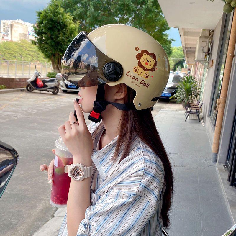 Women's Cute Cartoon Cat Electric Scooter Motorcycle Safety Helmet - Winter All Seasons, New National Standard, Half Helmet