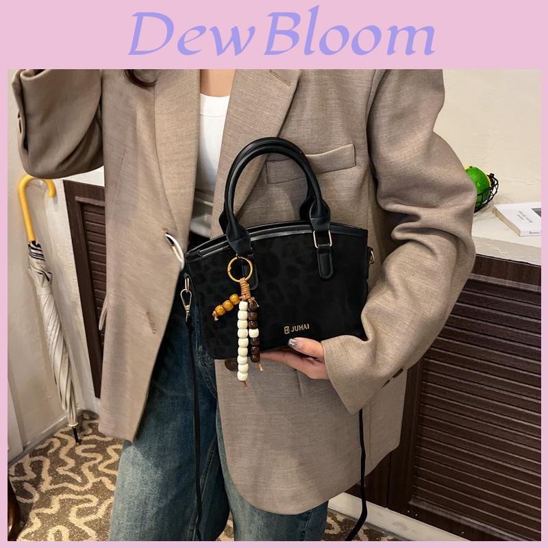 Street Style Bucket Bag With Pu Material And Zipper Closure For Daily Use