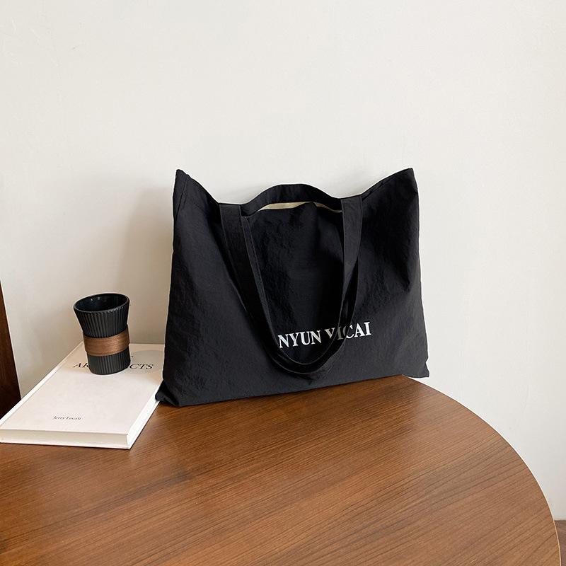 

Large-capacity nylon cloth bag solid color casual and versatile simple shoulder underarm bag beautiful hand-held women s bag чёрный