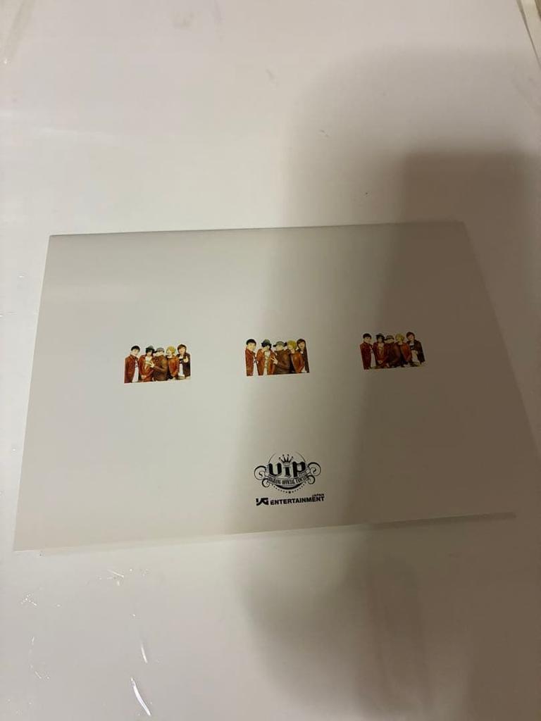 [USED] BIGBANG 2009 Christmas Card Signed by 5 Members Including G-DRAGON