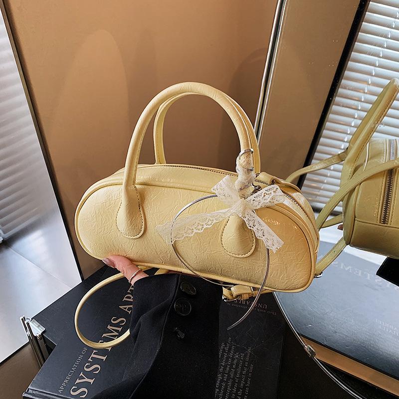 Popular Small Bag Women's New Fashion Versatile Messenger Bag High-end Handbag Baguette Bag