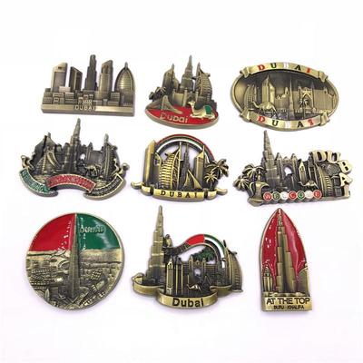 Magnete Frigorifero in Metallo Souvenir di Dubai: Grattacieli Burj Al Arab e Burj Khalifa, EAU