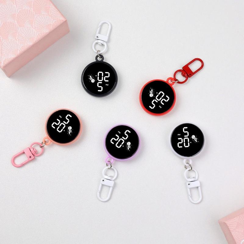Porte-clés Montre Dessin Animé Étanche Lumineux Affichage Numérique LED Électronique Montre Suspendue Montre de Poche Style Astronaute Horloge