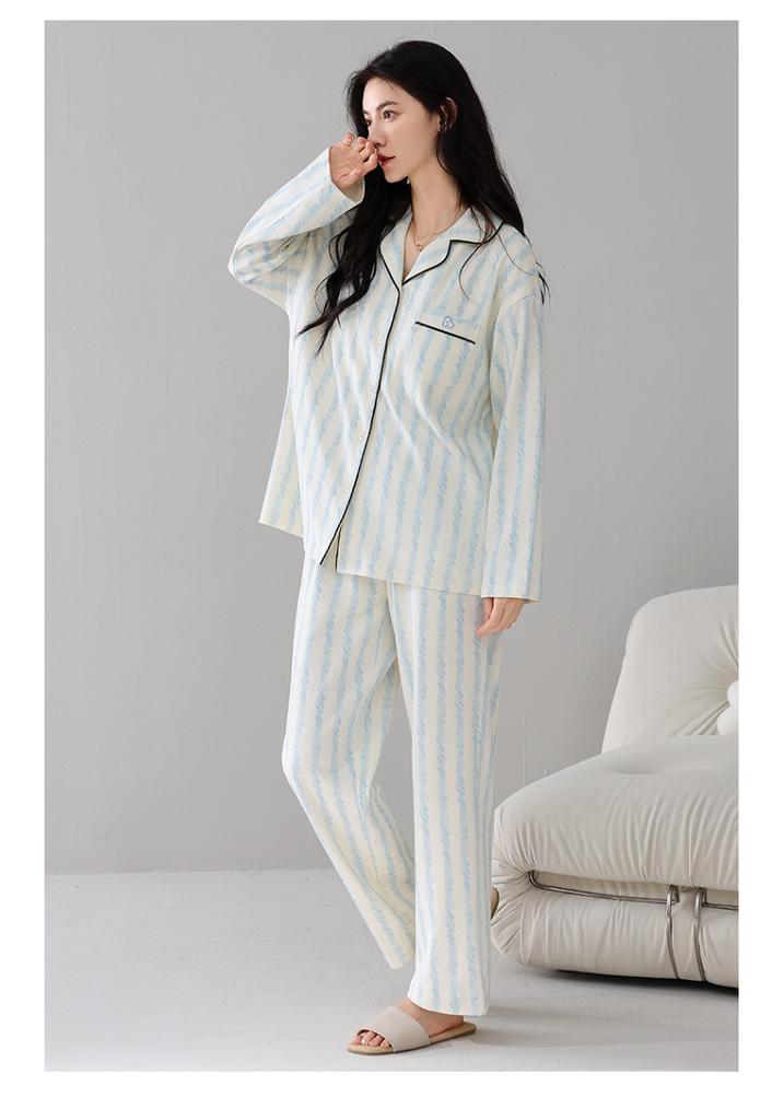 Artistic Style Sleepwear Set for Women
