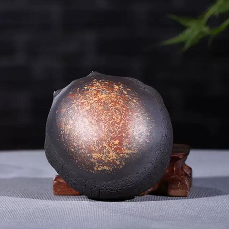 Dreibeinige Kröte aus lila Ton, handgefertigte Tierfigur, Teedekoration, Geschenkidee