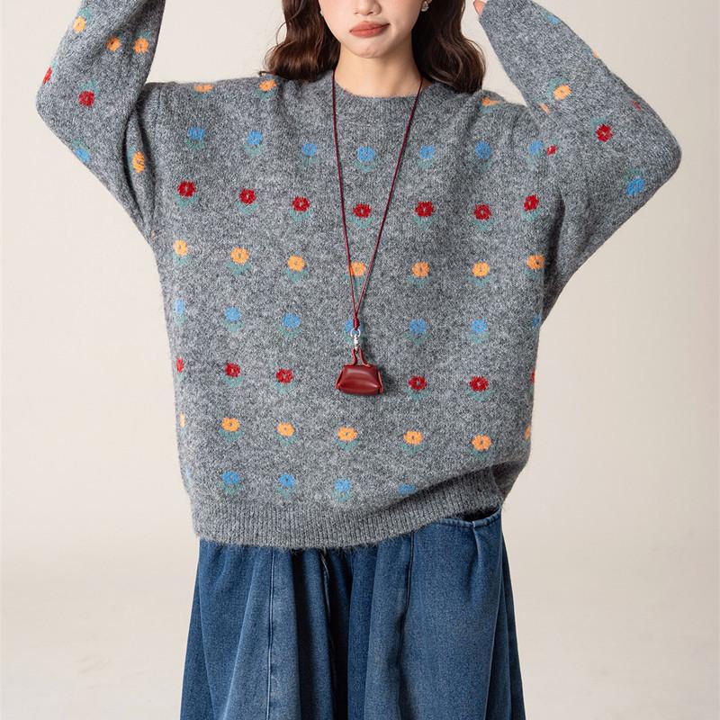 Floral Jacquard Round Neck Women's Sweater – Stylish, Soft, Versatile Knit Top with Unique Design for Autumn & Winter.