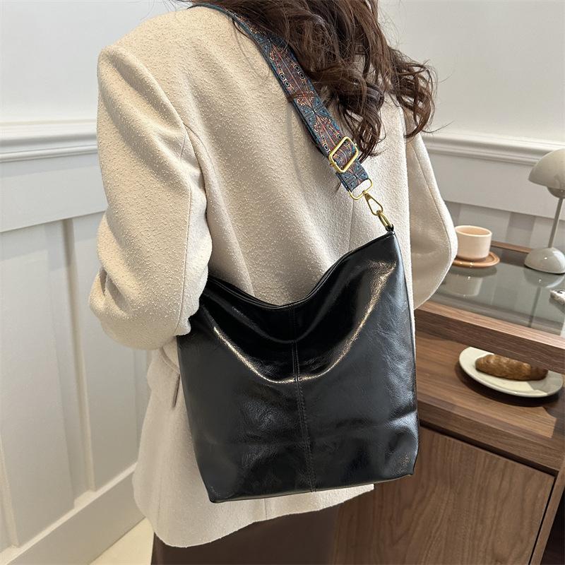 Jaro Nový Styl Módní Ruční Taška přes Rameno Crossbody Velká Kapacita Vysoce Kvalitní Dojíždění Tote Bag Kbelíková Taška Dámská Taška