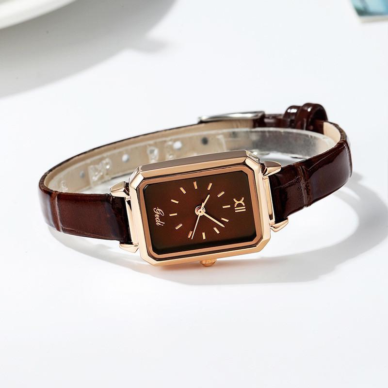 

Gedi Womens Minimalist Leather Strap Quartz Watch With Water Resistance For Elegant Office Wear коричневий