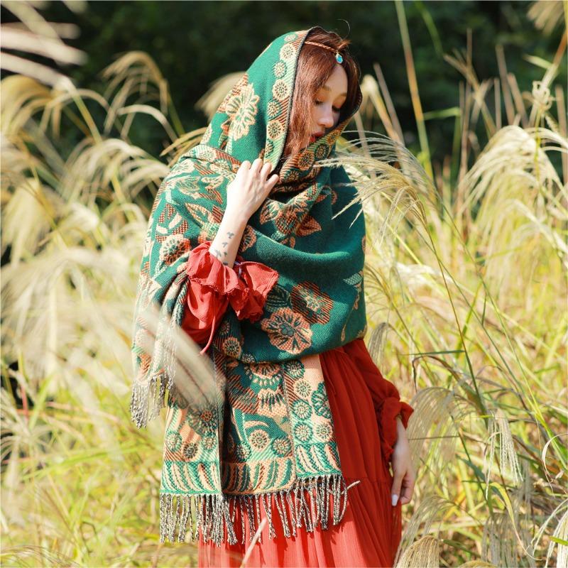 Spring and Autumn new shawl Yunnan Xinjiang travel with sunscreen cloak retro fringed imitation cashmere scarf